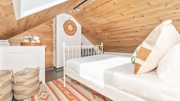 3 bedrooms, desk, blackout drapes, iron/ironing board