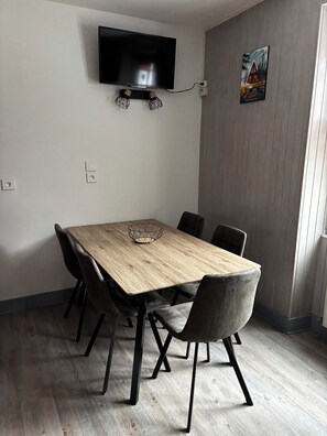 Dining - LES DAPPES 5-person chalet apartment rated 3* LES ROUSSES (Les Rousses)