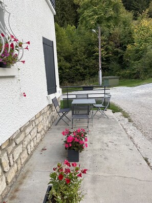 Outdoor dining - LES DAPPES 5-person chalet apartment rated 3* LES ROUSSES (Les Rousses)