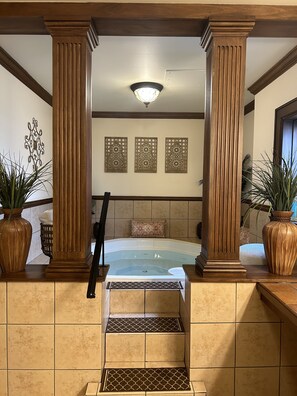 Decoración personalizada, escritorio y cortinas blackout