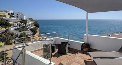 Ocean View Cottage- 50 mts from the Beach