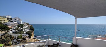 Ocean View Cottage- 50 mts from the Beach