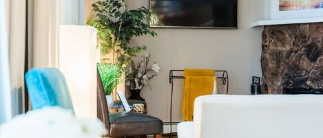 智能電視、壁爐