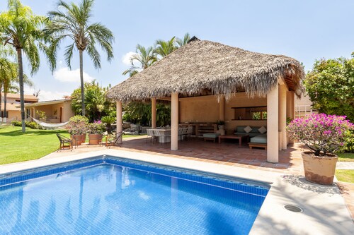 Espectacular Finca con Alberca " La Caprichosa "