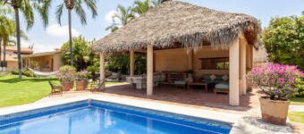 Espectacular Finca con Alberca " La Caprichosa "