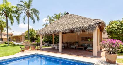 Espectacular Finca con Alberca " La Caprichosa "