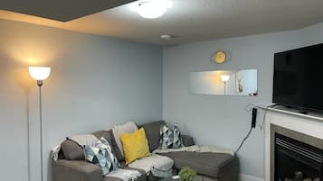 Smart TV, fireplace