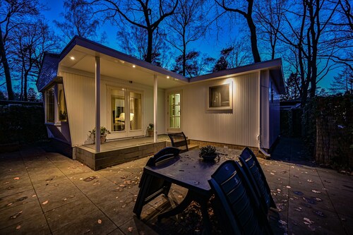 Spacious luxury 4 person Chalet in the middle of the Veluwe