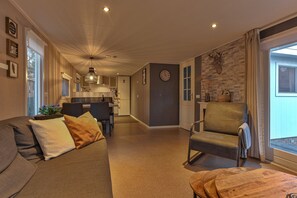 Televisión, reproductor de DVD, libros y estéreo 