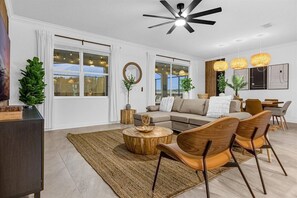 TV - 9 Bedrooms / 5 Bathrooms / Storey Lake (4272 PW) (Kissimmee)