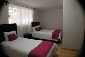 7 bedrooms, bed sheets, wheelchair access - House - Piedras Encimadas Valley Cabin (Zacatlàn)