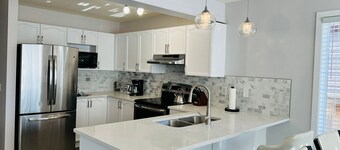 Stunning 3 bedrooms house with AC near Spruce Meadows.