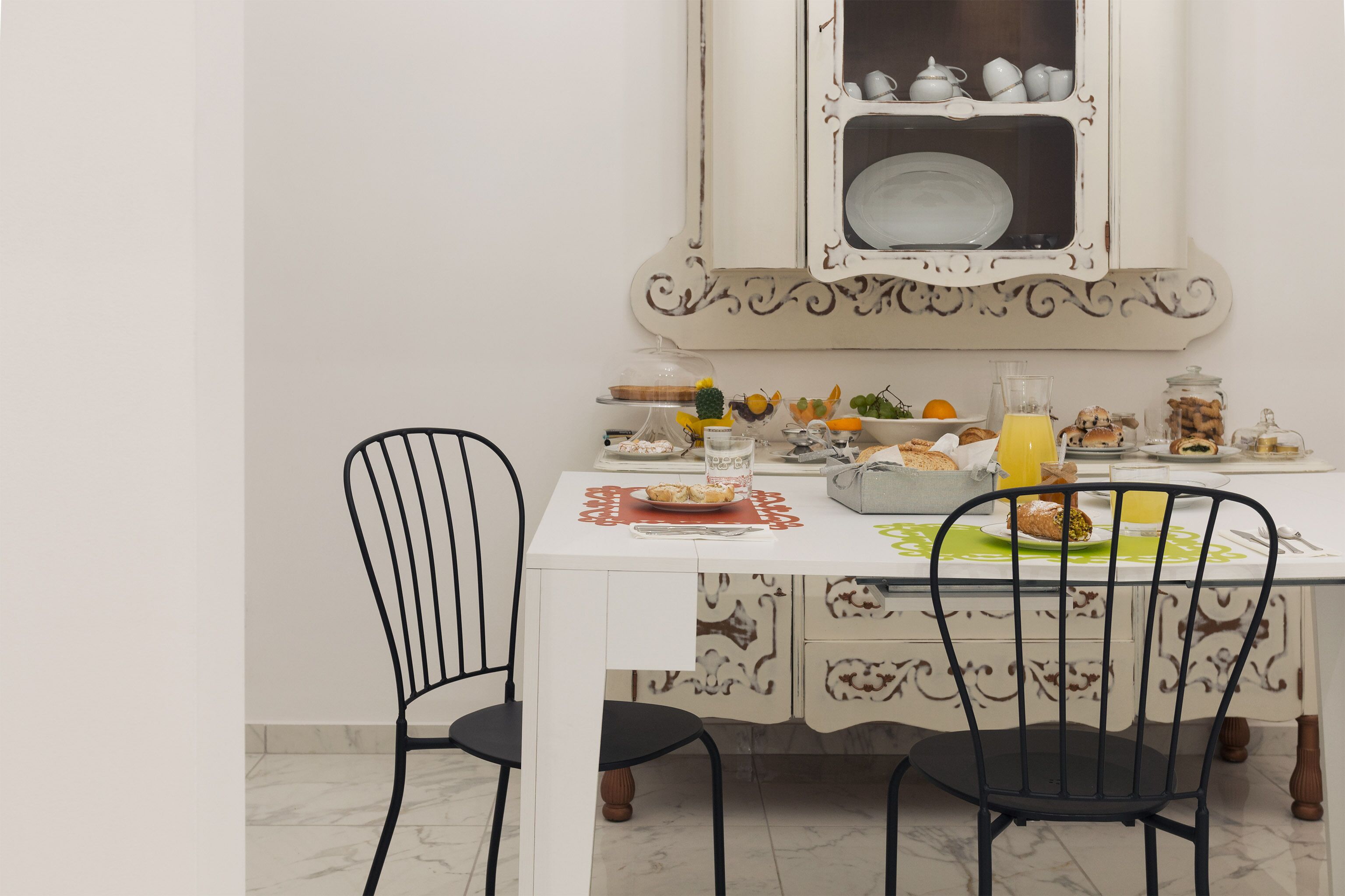 Petit déjeuner complet compris tous les jours