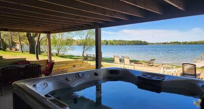 No steps to the lake/sandy beach/hot tub/fireplace/amazing sunsets