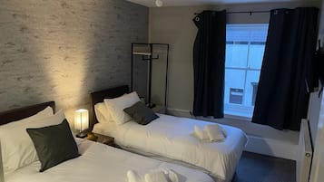 Habitación clásica con 2 camas individuales | Ropa de cama de alta calidad y ropa de cama