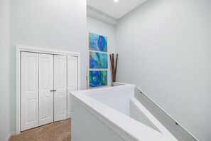 Interior - Waterfront Penthouse! 4bd/4Bth, 3000 sqft, 2 Decks (Virginia Beach)