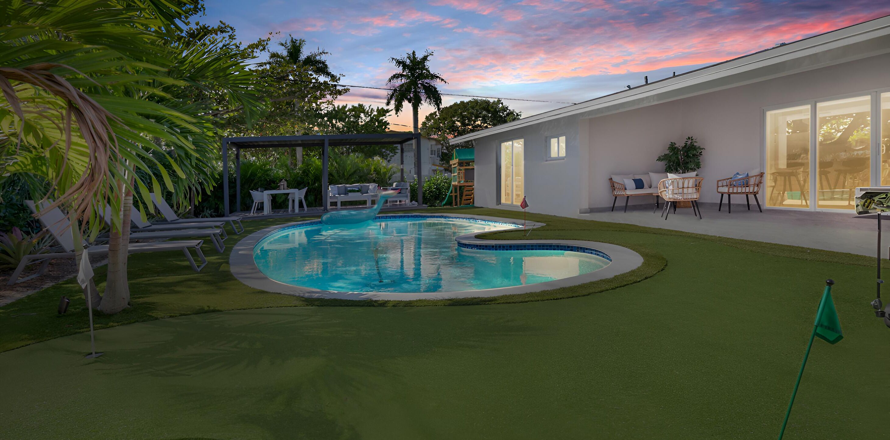 Luxe Escape: Heated Pool, BBQ Court, Games & More