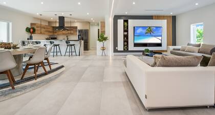 Premium Villa w/Resort Pool, Golf, BBQ & BB Court