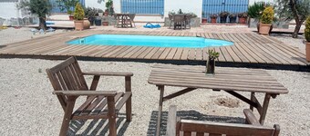 Dublin, one of four tourist apartments with pool, in the forest.