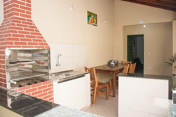 Hospede-se neste apartamento em Monte Castelo, Campo Grande/MS