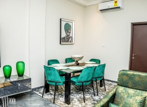 In-room dining - Gyamfuaa Court Apartment (Kumasi)