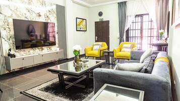 2 bedrooms, premium bedding, memory-foam beds, in-room safe