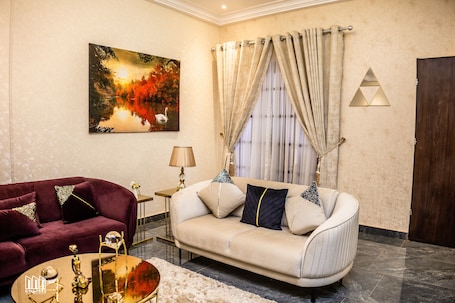 ์์ฑ ์ฑ๋ ์์ฒญ์ด ๊ฐ๋ฅํ 75์ธ์น TV, ์ปดํจํฐ ๋ชจ๋ํฐ, ํ๋ฆฐํฐ