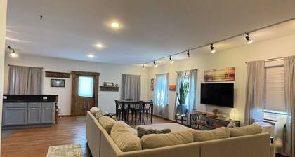 Connoisseur Hideaway