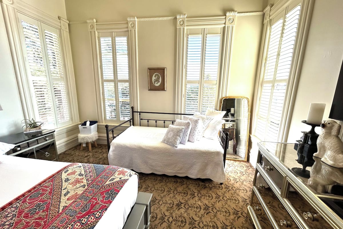 基本客房 (Turret Room) | Tempur-Pedic 床墊、遮光布/窗簾、熨斗/熨衣板、免費無線上網
