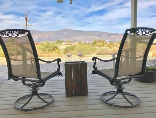 Bright, Spacious and sparkling clean 3 bed 2 bath