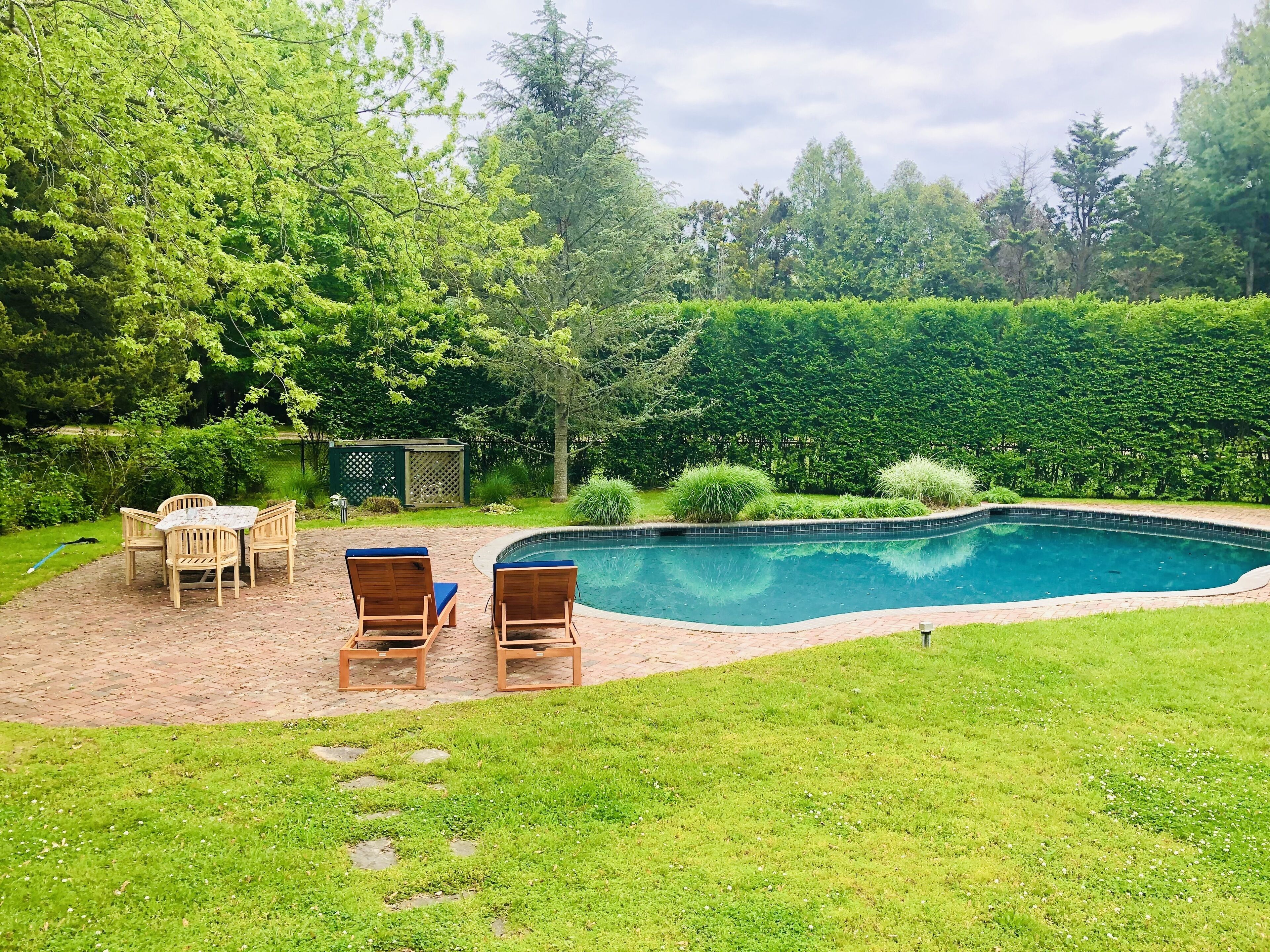  Ideal for 2 families, private,  pool, close to beaches and marina  Sleeps 12