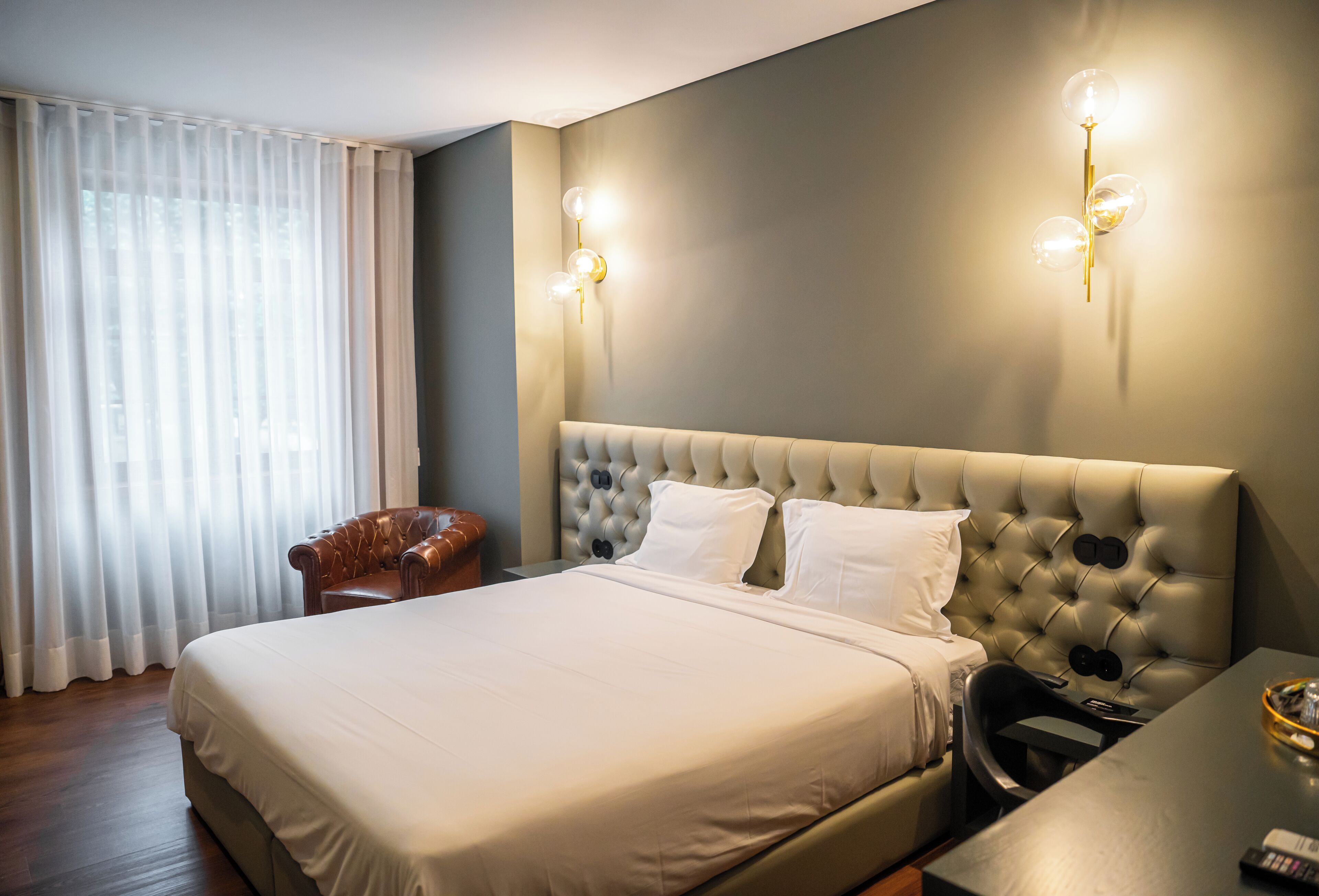 Executive Room | Minibar, desk, laptop workspace, soundproofing