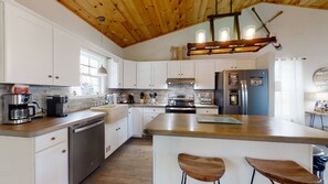 Réfrigérateur, micro-ondes, four, lave-vaisselle