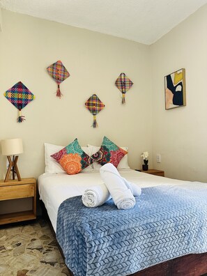 Dream room Jalatlaco next to merced r8 | Edredón, decoración personalizada y escritorio