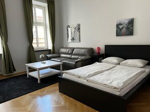 Bügeleisen/Bügelbrett, kostenloses WLAN, Bettwäsche