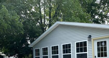 Remodeled Lake Erie Cottage w/ Sunroom, Patio & Open Space