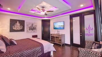 2 bedrooms, desk, iron/ironing board, WiFi