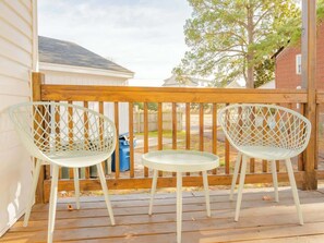 Terrace/patio - Historic 4 BDRM Duplex | Sleeps 10! Walkable to DT (West Columbia)