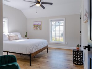 4 habitaciones, camas con efecto memoria y escritorio