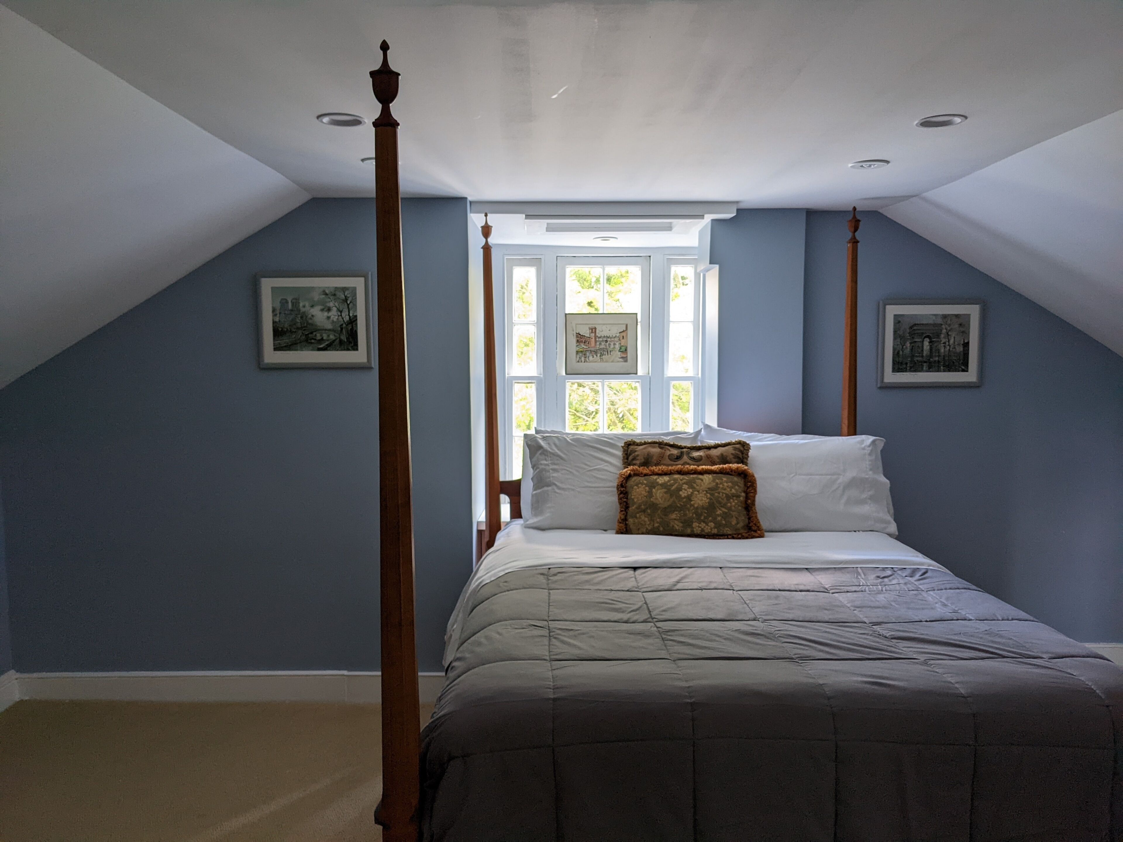 7 bedrooms, in-room safe, desk, iron/ironing board