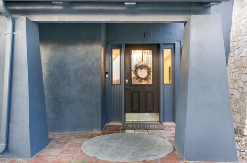 Gorgeous Hill Country View @ Luxury Multi-Family Estate