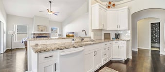 Clean, Cozy home near St. Luke's