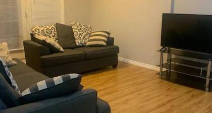 Entire top floor huge 1 bedroom apt private entry!