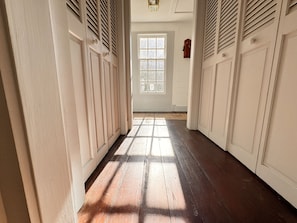 Hallway - The Sunnyside Sisters Bed and Breakfast (Clarksville)
