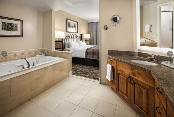Combined shower/bathtub, jetted bath - Vail Marriott Streamside - Shuttle to Slopes (Vail)