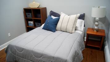 4 bedrooms, in-room safe, desk, iron/ironing board