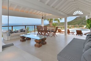 Outdoor dining - SUNRISE - LUXURY VILLA AT THE HEART OF THE ISLAND (saint barthelemy)