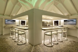 Bar (on property) - SUNRISE - LUXURY VILLA AT THE HEART OF THE ISLAND (saint barthelemy)
