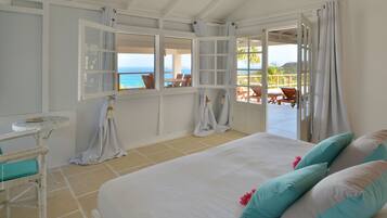 3 bedrooms, in-room safe, iron/ironing board, travel cot