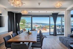 Dining - Luxury Villa Imperio with Pool (Kaštel Gomilica)